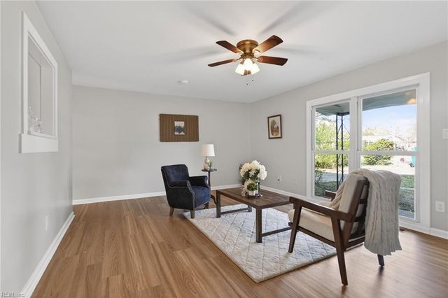 122 Jenness LN, Newport News, VA 23602