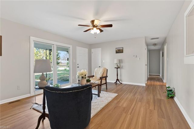 122 Jenness LN, Newport News, VA 23602