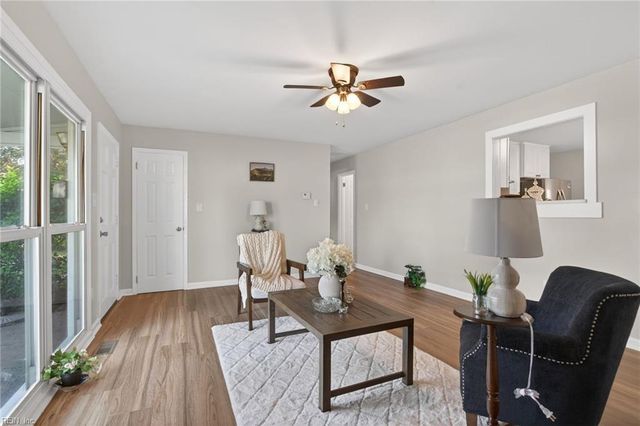 122 Jenness LN, Newport News, VA 23602