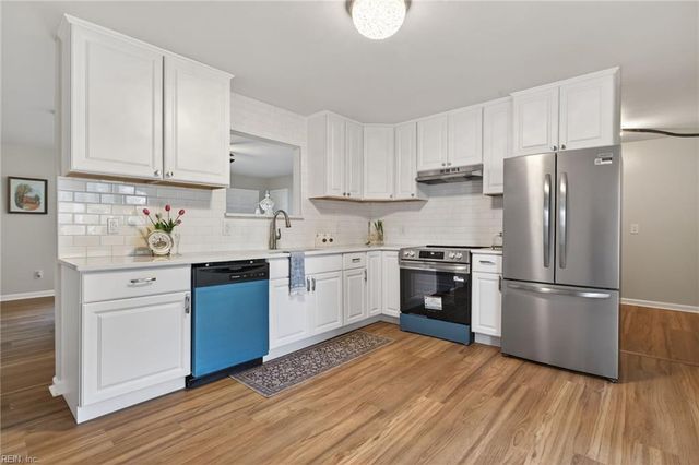 122 Jenness LN, Newport News, VA 23602