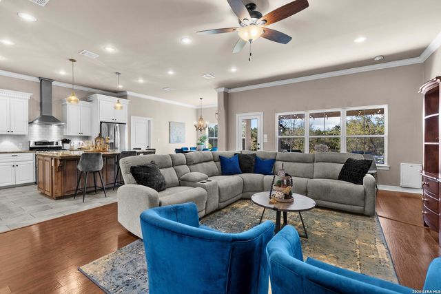 1336 Sparkman, Boerne, TX 78006