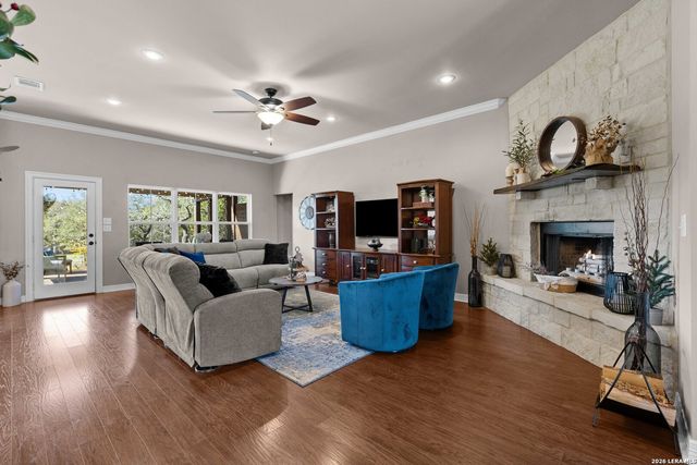 1336 Sparkman, Boerne, TX 78006