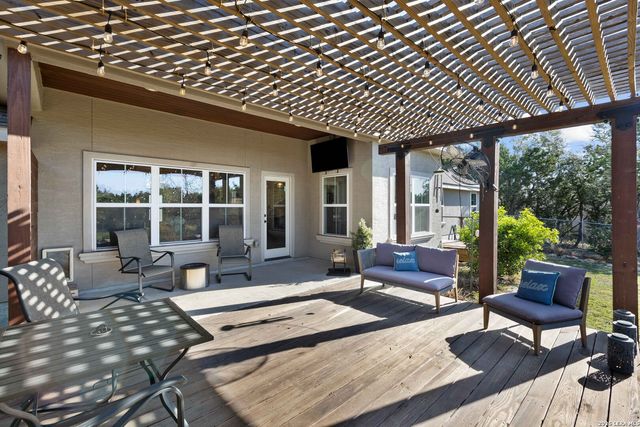 1336 Sparkman, Boerne, TX 78006