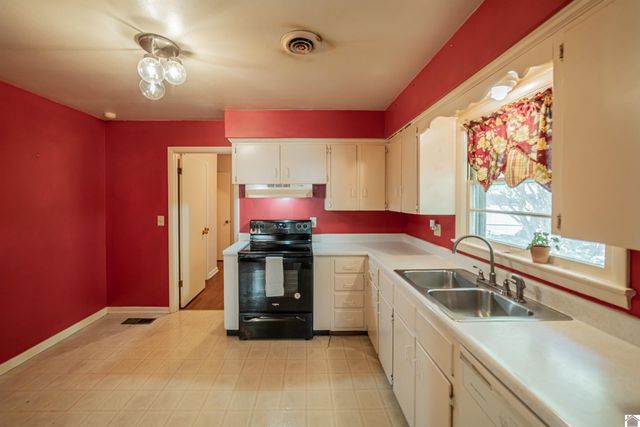 3015 Madison Street, Paducah, KY 42001