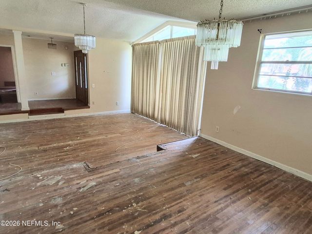 6046 KINNON Drive, Jacksonville, FL 32209