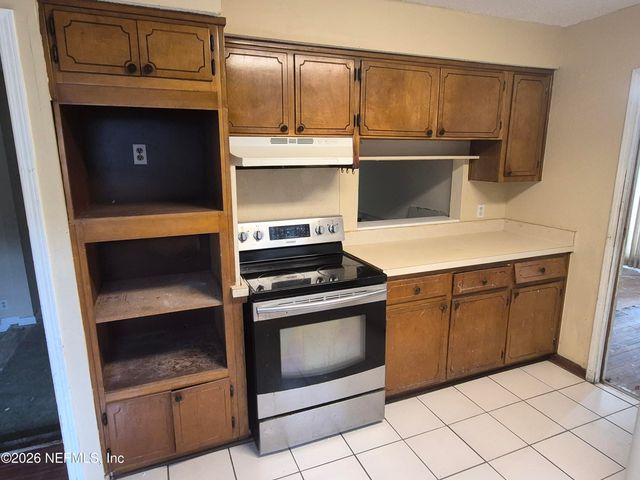 6046 KINNON Drive, Jacksonville, FL 32209