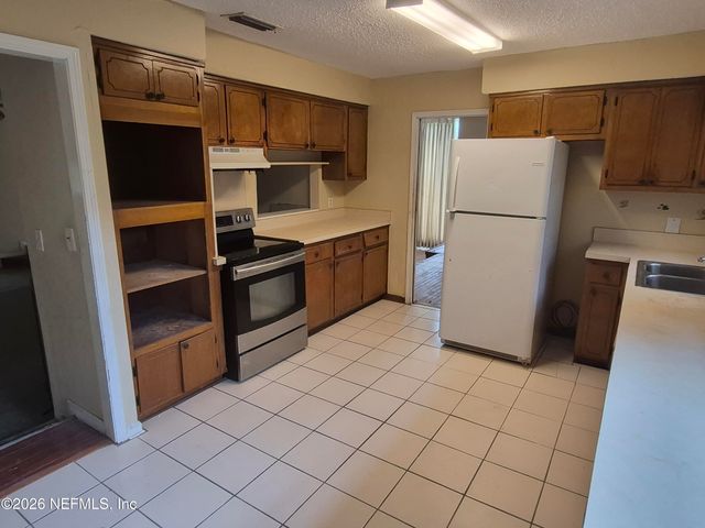 6046 KINNON Drive, Jacksonville, FL 32209