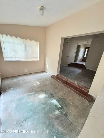 6046 KINNON Drive, Jacksonville, FL 32209