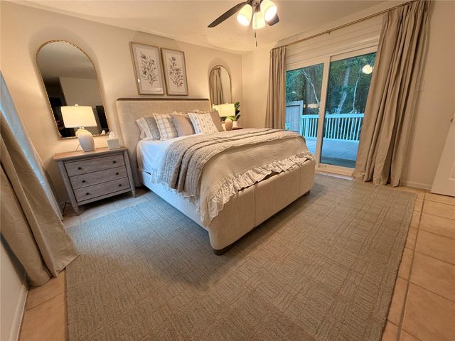 1 Laurel Oak Place, Spring, TX 77380