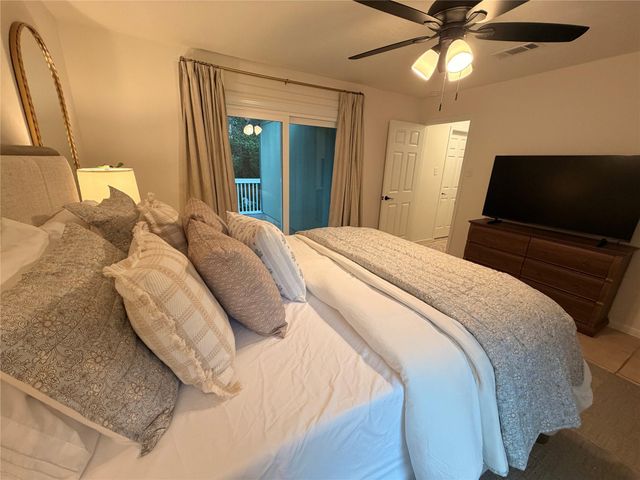 1 Laurel Oak Place, Spring, TX 77380