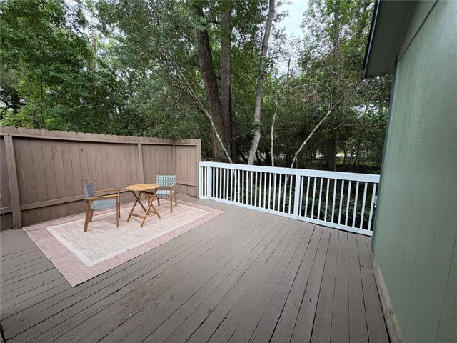 1 Laurel Oak Place, Spring, TX 77380
