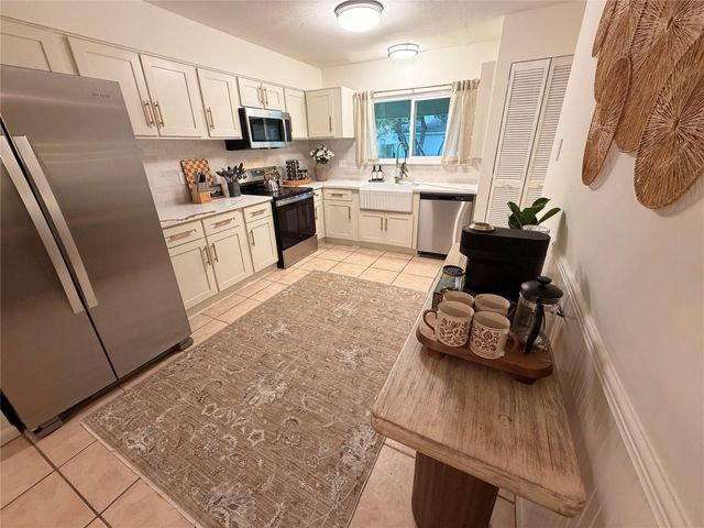 1 Laurel Oak Place, Spring, TX 77380