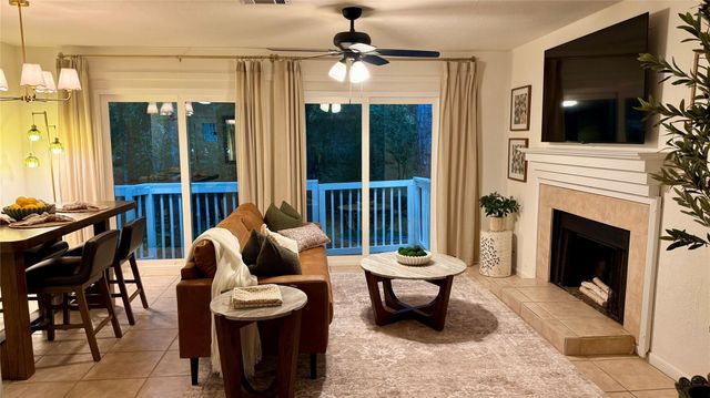 1 Laurel Oak Place, Spring, TX 77380