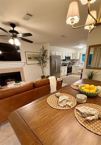 1 Laurel Oak Place, Spring, TX 77380