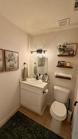1 Laurel Oak Place, Spring, TX 77380