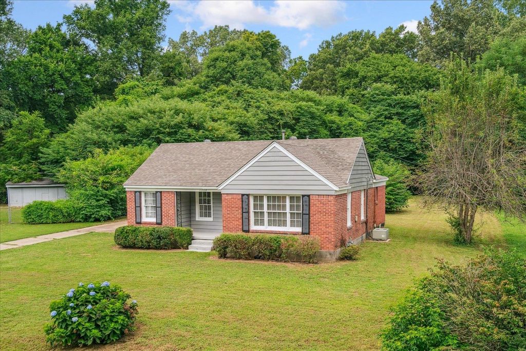 1304 PERA DR, Memphis, TN 38127
