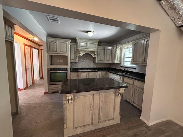 923 Elmore Street, Borger, TX 79007