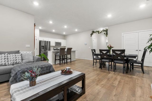 8215 S Avery Rd, Cheney, WA 99004