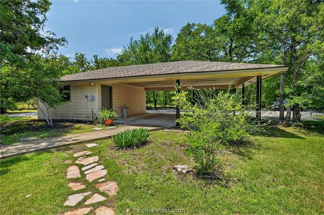 5680 Pratt Road, College Station, TX 77845