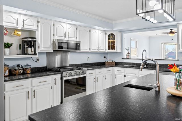 2131 E 430 S Road, Lafayette, IN 47909