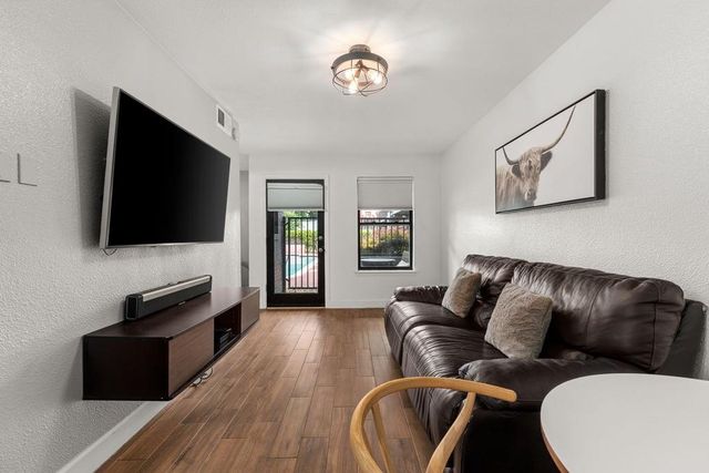 2020 S Congress Ave 1108, Austin, TX 78704