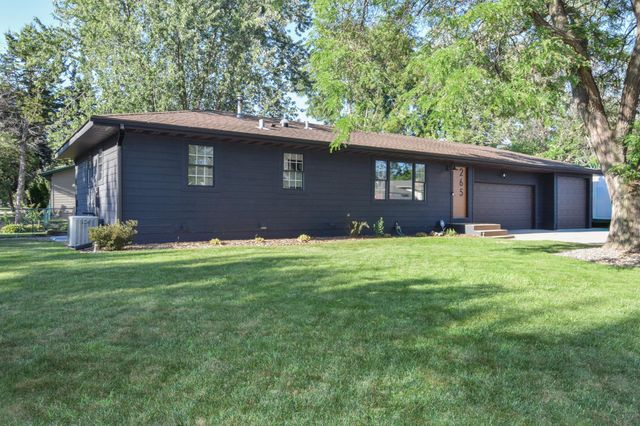 265 119th Avenue NE, Blaine, MN 55434