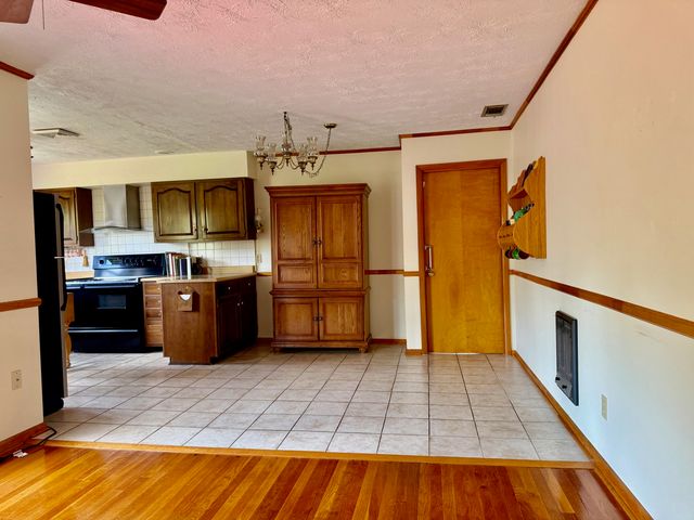 3317 HWY 52, Beattyville, KY 41311