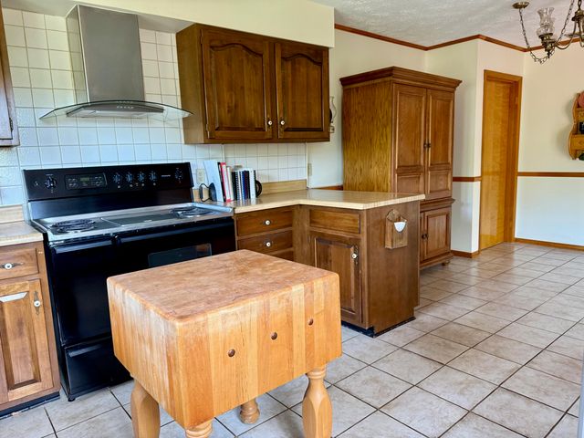 3317 HWY 52, Beattyville, KY 41311