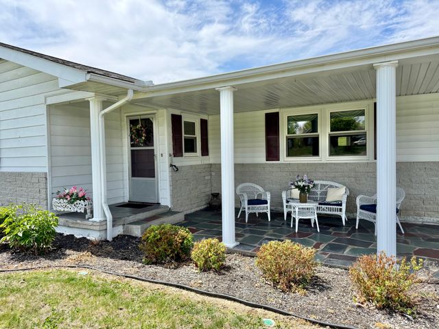 3317 HWY 52, Beattyville, KY 41311