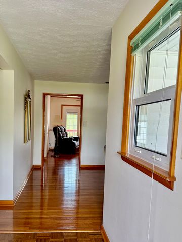 3317 HWY 52, Beattyville, KY 41311