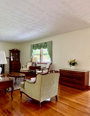 3317 HWY 52, Beattyville, KY 41311
