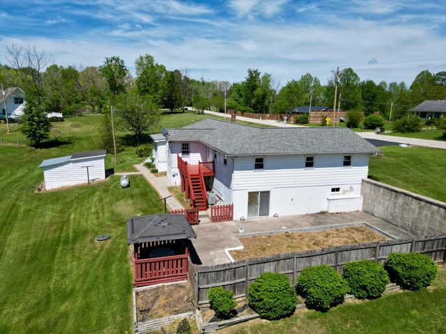 3317 HWY 52, Beattyville, KY 41311