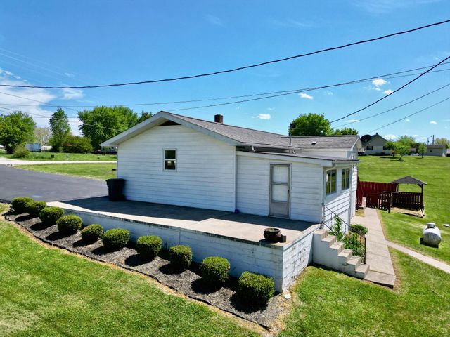 3317 HWY 52, Beattyville, KY 41311