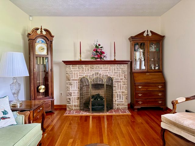 3317 HWY 52, Beattyville, KY 41311