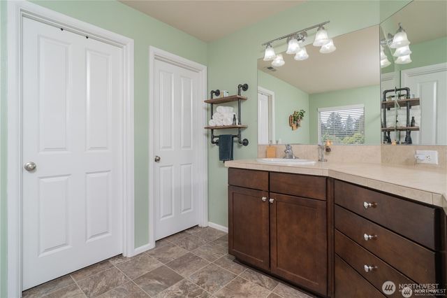 3017 Eagle Loop NE, Olympia, WA 98516