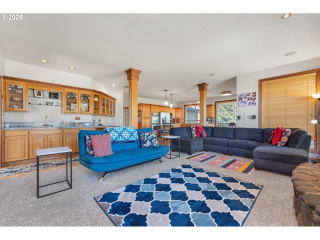 13923 Sw MISTLETOE Dr, Portland, OR 97223