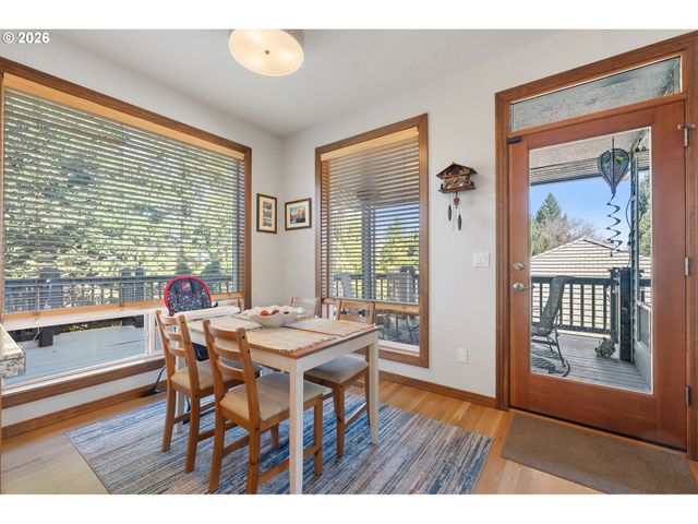 13923 Sw MISTLETOE Dr, Portland, OR 97223