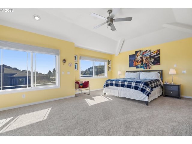 13923 Sw MISTLETOE Dr, Portland, OR 97223