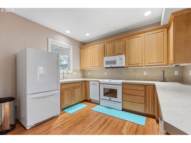 13923 Sw MISTLETOE Dr, Portland, OR 97223