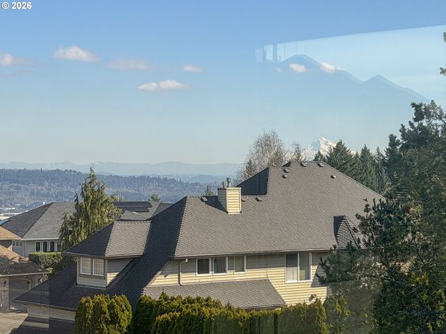 13923 Sw MISTLETOE Dr, Portland, OR 97223