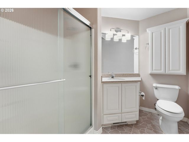 13923 Sw MISTLETOE Dr, Portland, OR 97223