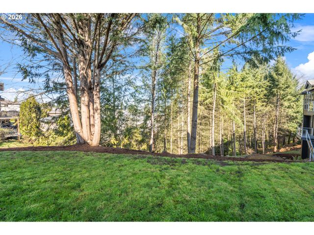 13923 Sw MISTLETOE Dr, Portland, OR 97223