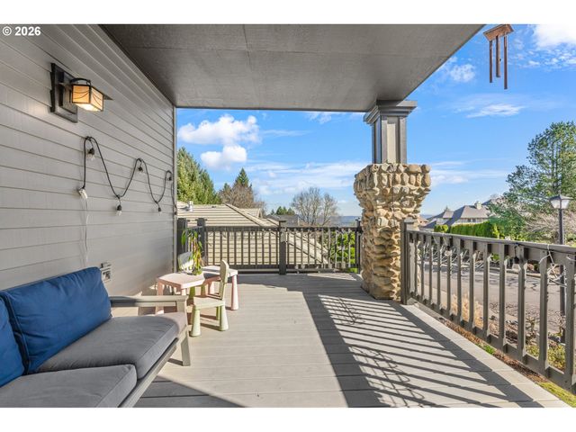 13923 Sw MISTLETOE Dr, Portland, OR 97223