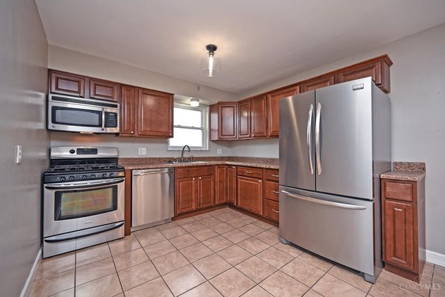 5722 Kroegermount Drive, Cincinnati, OH 45239