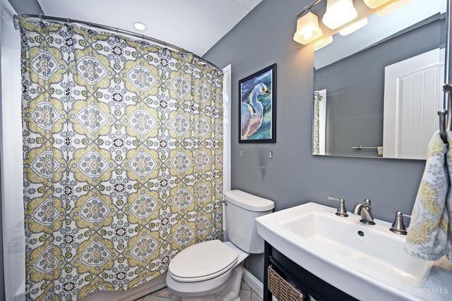 5722 Kroegermount Drive, Cincinnati, OH 45239