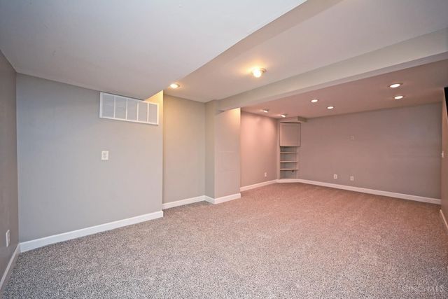 5722 Kroegermount Drive, Cincinnati, OH 45239