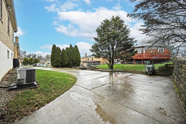 5722 Kroegermount Drive, Cincinnati, OH 45239