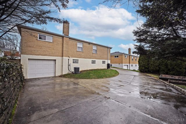 5722 Kroegermount Drive, Cincinnati, OH 45239