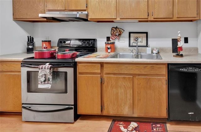 2411 Huntingdon 2411, Atlanta, GA 30350