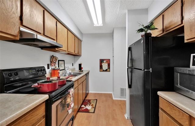 2411 Huntingdon 2411, Atlanta, GA 30350